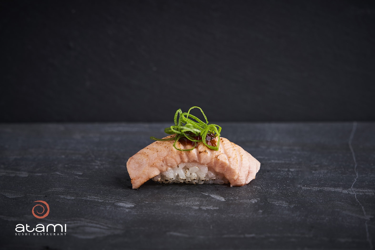 Atami252 252. Laks Tataki Med Forårsløg, Teriyaki Sauce - Billede 1